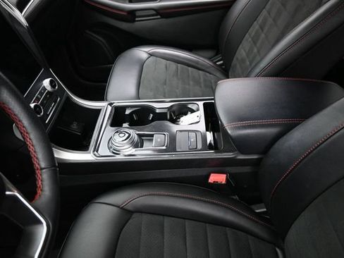 Certified 2021 Ford Edge ST-Line FWD image 27