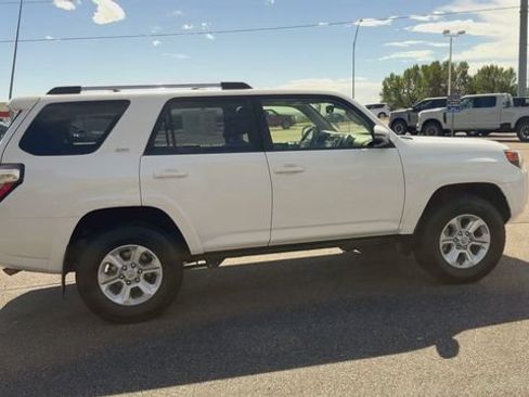 Used 2024 Toyota 4Runner SR5 Premium w/ Moonroof Package AWD/4WD image 9