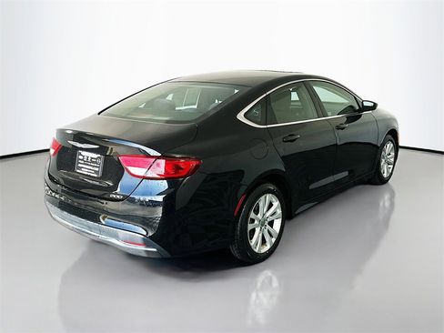 Used 2015 Chrysler 200 Limited image 7