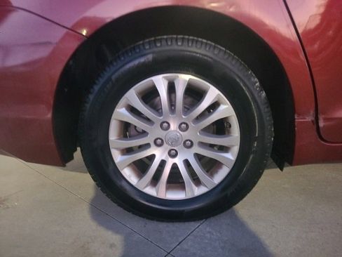 Used 2017 Toyota Sienna XLE image 10