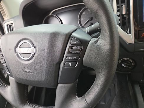 Used 2025 Nissan Frontier SV w/ SV Convenience Package AWD/4WD image 17