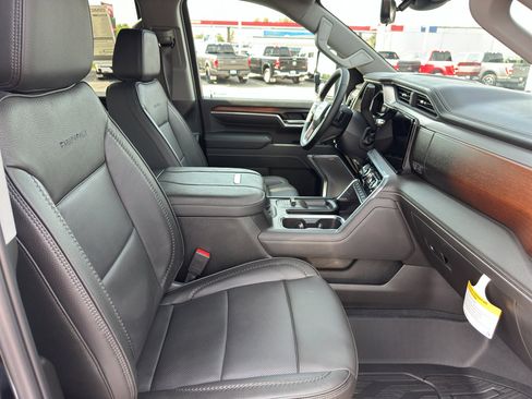 New 2025 GMC Sierra 2500 Denali w/ Denali Reserve Package image 27