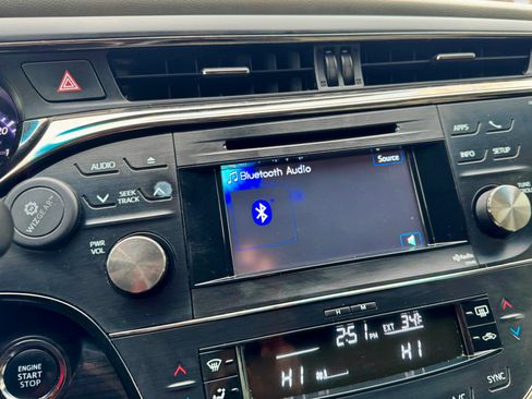 Used 2014 Toyota Avalon Limited image 33