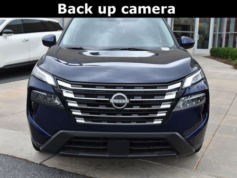 Used 2025 Nissan Rogue SV image 4