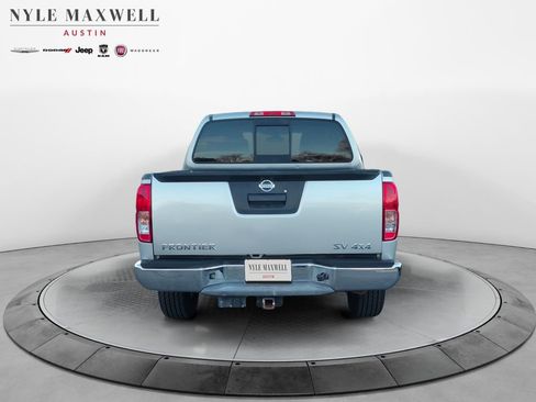Used 2014 Nissan Frontier SV image 13