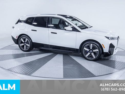 Used 2023 BMW iX xDrive50 w/ Premium Package AWD/4WD image 13