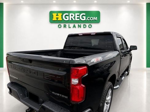 Used 2020 Chevrolet Silverado 1500 Custom w/ Custom Value Package AWD/4WD image 2