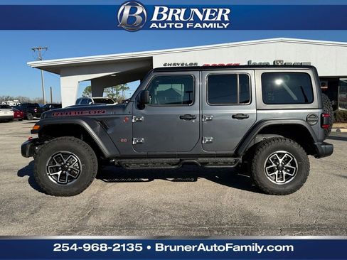 Used 2024 Jeep Wrangler Unlimited Rubicon w/ Safety Group image 8