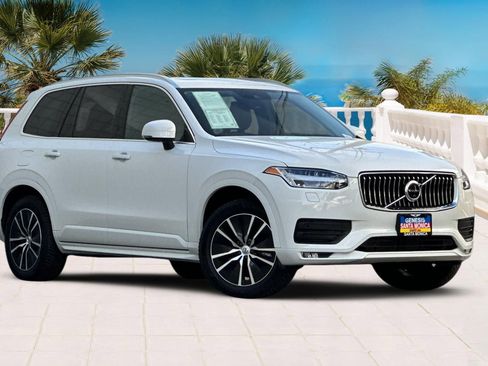 Used 2020 Volvo XC90 T6 Momentum image 2