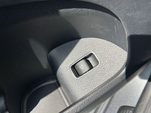 Used 2025 Mercedes-Benz GLS 450 4MATIC image 48