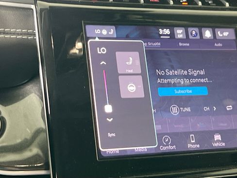 Used 2022 Jeep Grand Cherokee Laredo w/ Luxury Tech Group I image 19