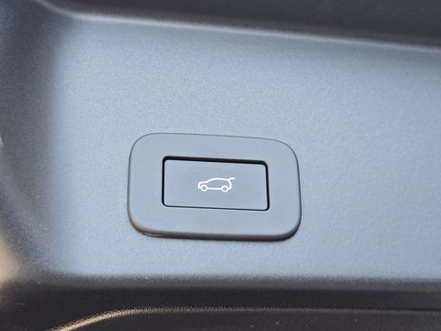 New 2026 Land Rover Range Rover Evoque S AWD/4WD image 13