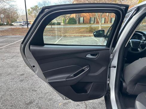 Used 2014 Ford Focus SE image 16