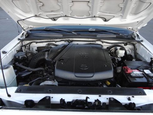 Used 2015 Toyota Tacoma PreRunner image 11