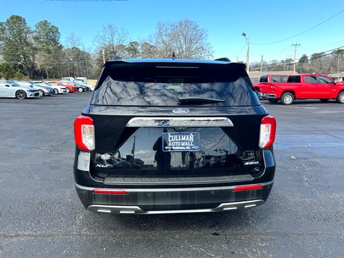 Used 2022 Ford Explorer XLT w/ Equipment Group 202A image 7