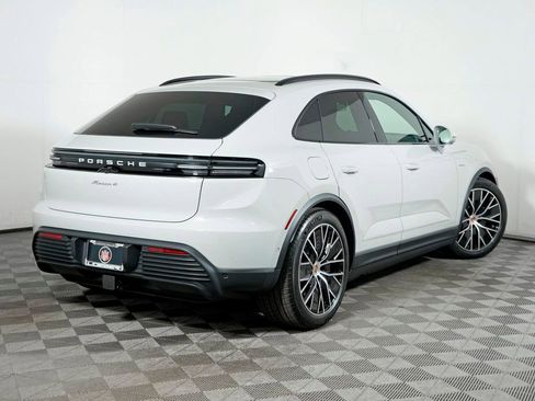 New 2026 Porsche Macan 4 Electric image 7