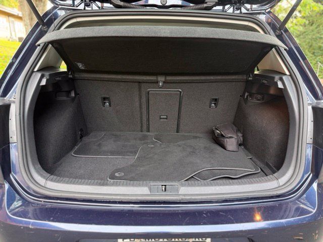 Used 2016 Volkswagen e-Golf SE w/ DC Fast Charging Package FWD image 35