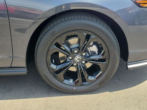 Certified 2025 Honda Accord SE image 5