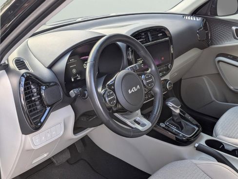 Certified 2023 Kia Soul EX image 32