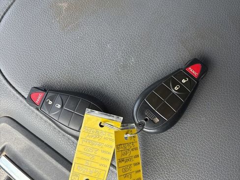 Used 2018 RAM 2500 Tradesman w/ Chrome Appearance Group image 12