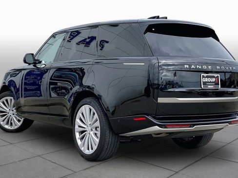 Used 2025 Land Rover Range Rover SE AWD/4WD image 12