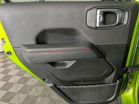 Used 2025 Jeep Wrangler Unlimited Rubicon image 33