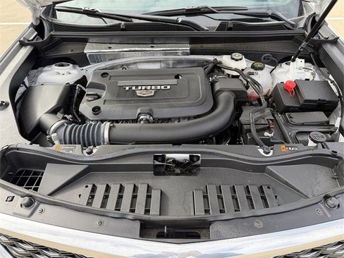 Used 2025 Cadillac XT4 Premium Luxury image 31