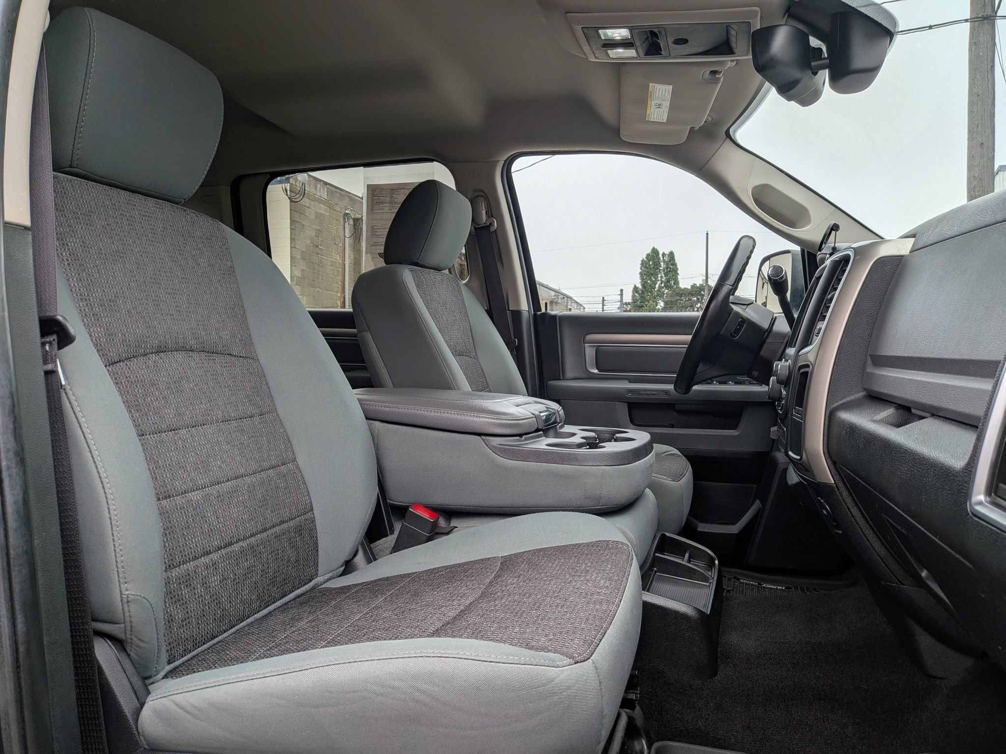 Used 2015 RAM 2500 SLT w/ Luxury Group AWD/4WD image 8