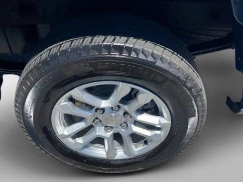 Used 2024 Chevrolet Silverado 1500 LT RWD image 2