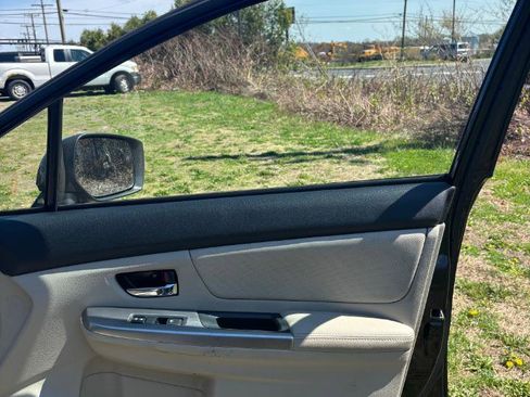 Used 2015 Subaru Crosstrek 2.0i Limited image 28