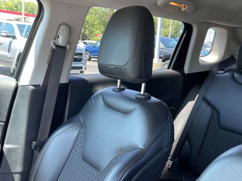 Used 2019 Jeep Compass Latitude w/ Cold Weather Group AWD/4WD image 7