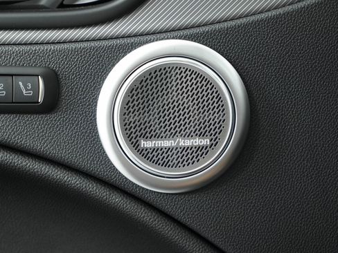 New 2025 Alfa Romeo Stelvio Sprint image 45