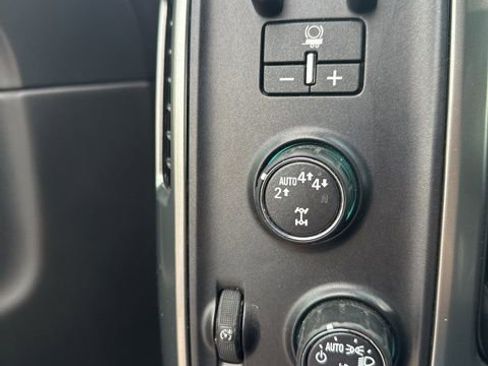 Used 2018 Chevrolet Silverado 1500 LT w/ All Star Edition image 33