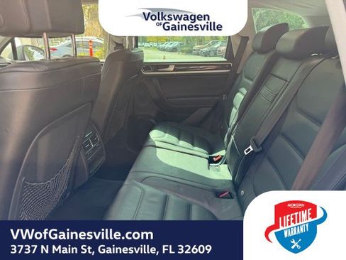 Used 2014 Volkswagen Touareg Executive AWD/4WD image 10