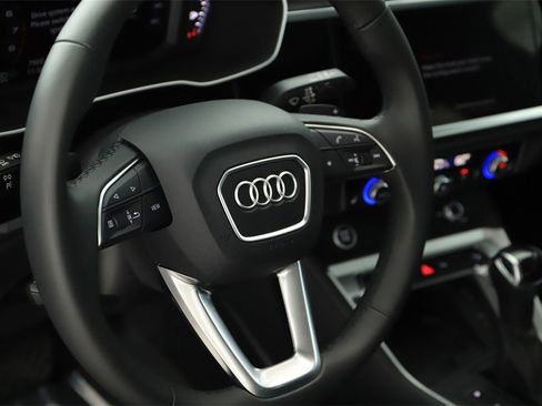 Certified 2025 Audi Q3 2.0T Premium w/ Convenience Package image 16