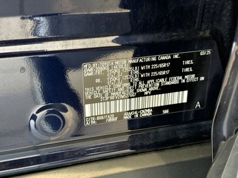 Used 2025 Toyota RAV4 XLE AWD/4WD image 16