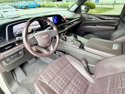 Used 2023 Cadillac Escalade Sport Platinum w/ Heavy-Duty Trailer Package AWD/4WD image 10