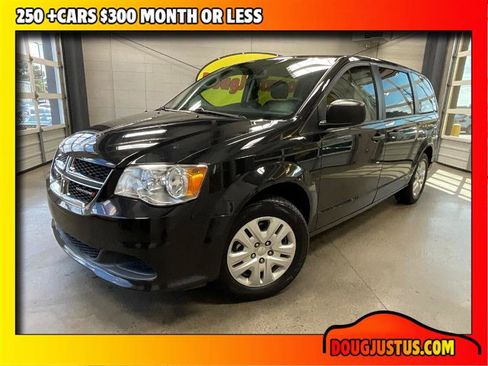 Used 2019 Dodge Grand Caravan SE image 1