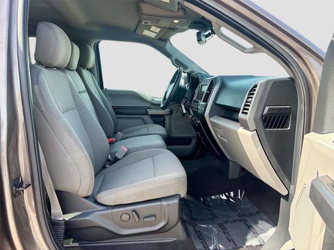 Used 2019 Ford F150 XLT w/ Equipment Group 302A Luxury AWD/4WD image 27