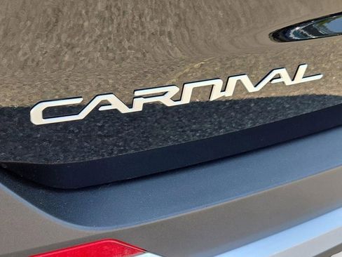 New 2026 Kia Carnival EX image 11