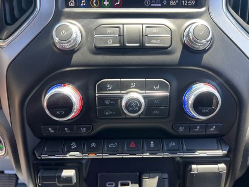 Used 2021 GMC Sierra 1500 SLT w/ SLT Premium Package AWD/4WD image 18