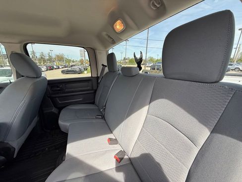 Used 2018 RAM 2500 Tradesman w/ Chrome Appearance Group image 27