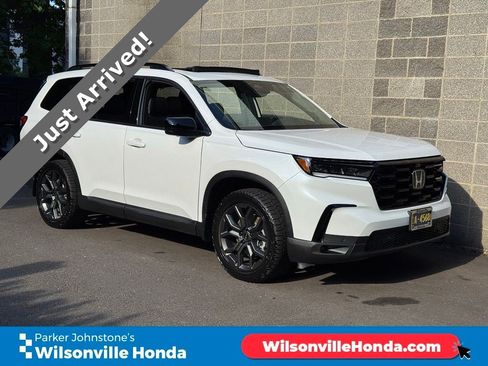 Certified 2025 Honda Pilot Black Edition image 1