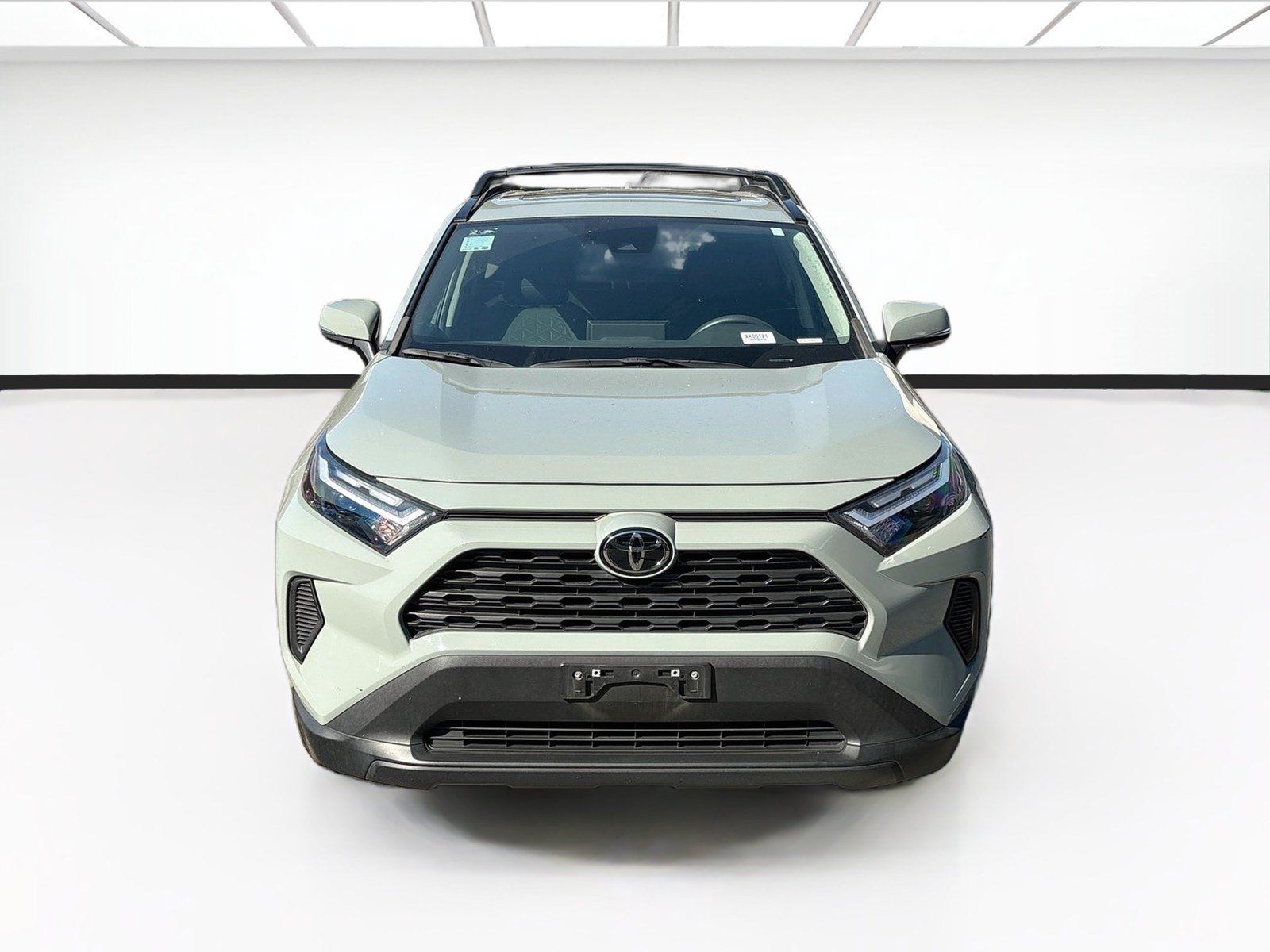 Used 2023 Toyota RAV4 XLE w/ Convenience Package FWD image 2