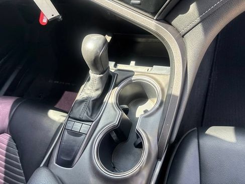 Used 2022 Toyota Camry SE w/ Carpet Mat Package (TMS) FWD image 22