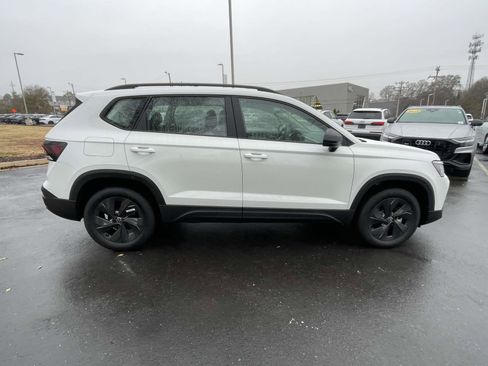 New 2026 Volkswagen Taos S image 10