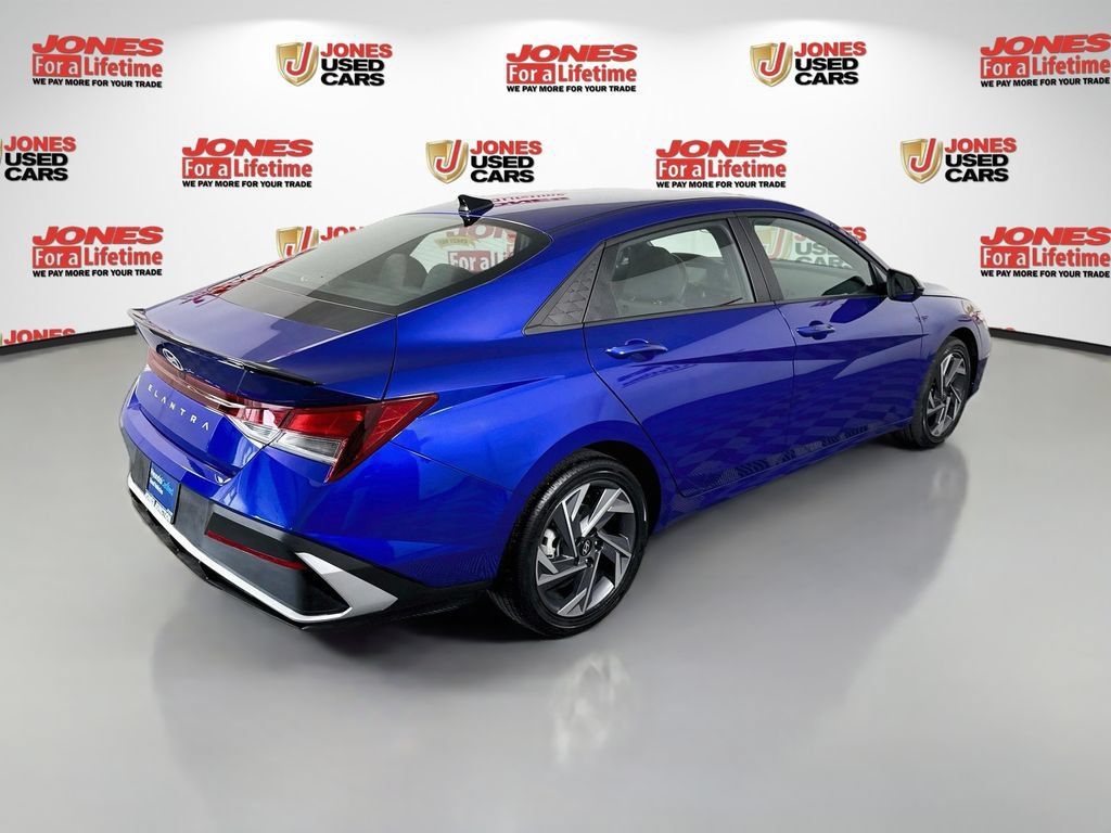 Certified 2025 Hyundai Elantra Sport FWD image 15