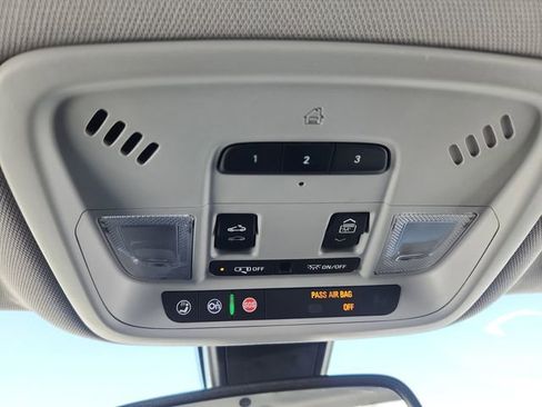 Used 2018 Chevrolet Malibu LT w/ Leather Package image 46