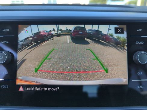 Used 2022 Volkswagen Taos SE image 31