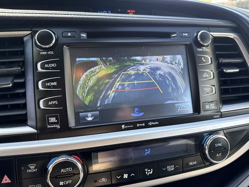 Used 2018 Toyota Highlander Limited Platinum image 37